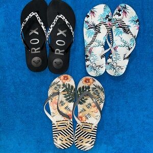 3 Pairs of Roxy Flip Flops